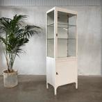 Oude medicijnkast, vitrinekast, vitrine, industriële kast, Antiek en Kunst, Ophalen