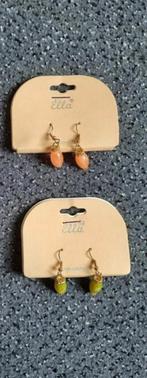 2 paar oorbellen van het merk Ella (kleur: zalm en olijfgr.), Overige materialen, Hangers, Nieuw, Ophalen of Verzenden