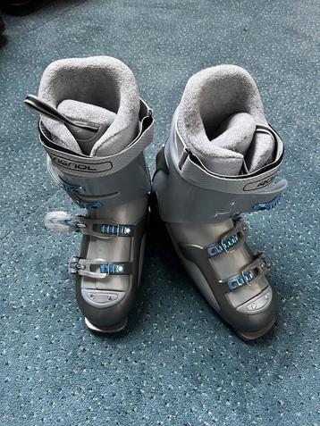 Skischoenen - Maat 26.5 (maat 39) beschikbaar voor biedingen