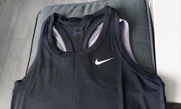 2 nike tanktop maat m  beschikbaar voor biedingen