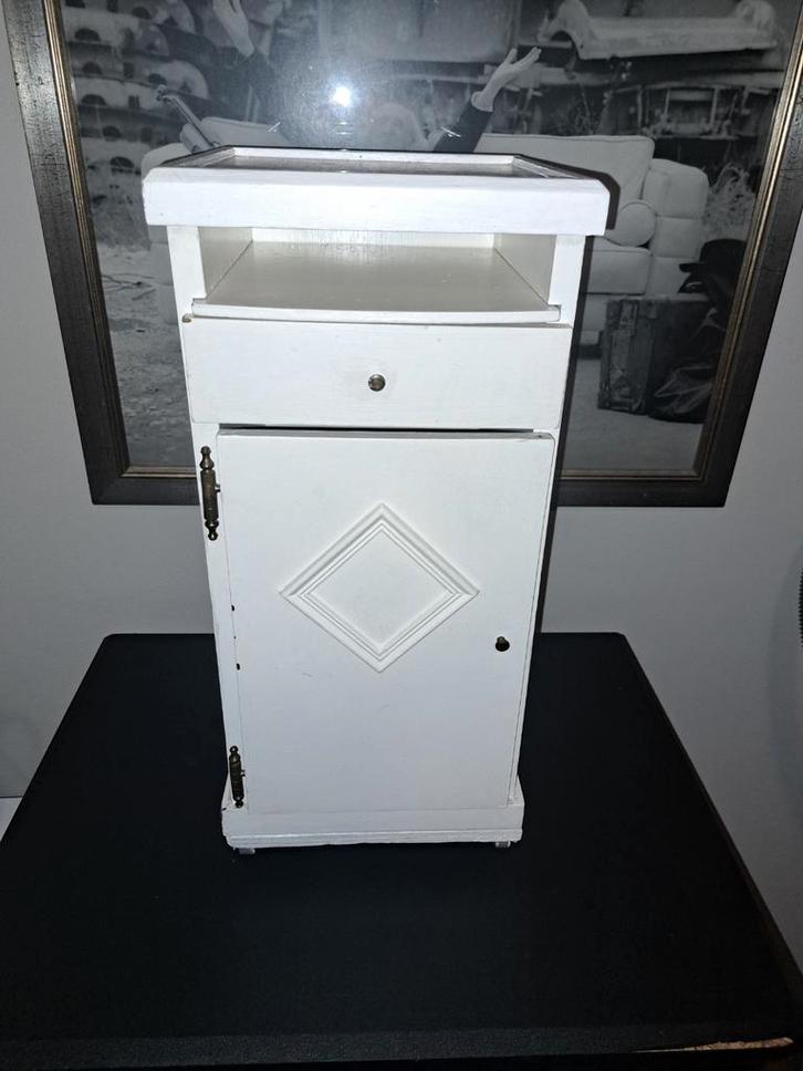 Mooi vintage kastje - 25x25x54 cm., Antiek en Kunst, Curiosa en Brocante, Ophalen of Verzenden