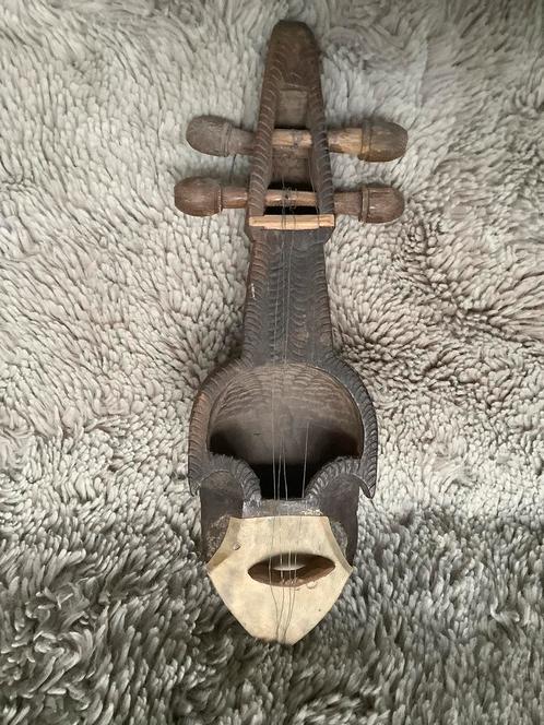Sarangi uit Nepal - authentiek uitgesneden patronen, Antiek en Kunst, Curiosa en Brocante, Ophalen
