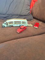 Autotransporter met 2 auto's alles dinky toys, Hobby en Vrije tijd, Modelauto's | 1:43, Ophalen of Verzenden, Gebruikt, Auto, Overige merken