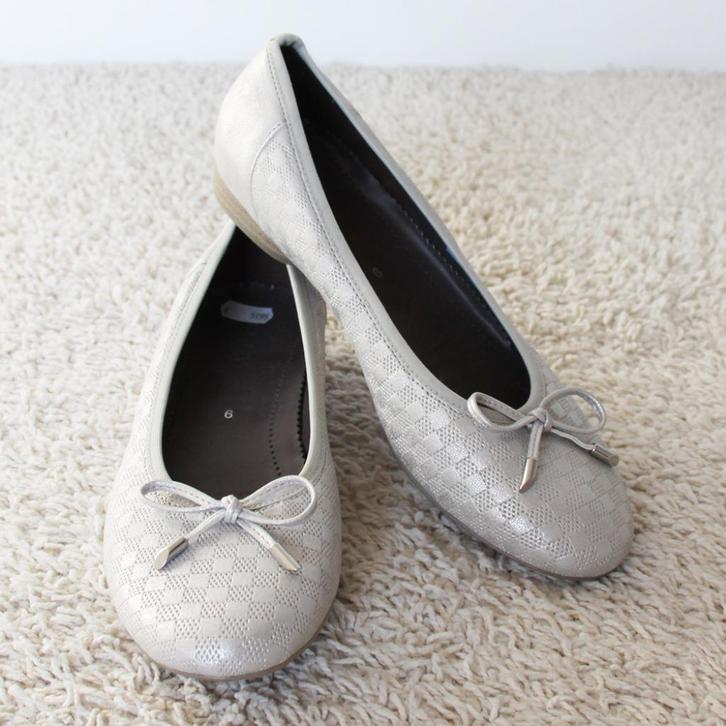 Mooie Jenny Instappers (Maat 9|39) - s8 € 45,-, Kleding | Dames, Schoenen, Nieuw, Instappers, Overige kleuren, Ophalen of Verzenden