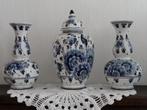Vaas DELFTS BLAUW drietalig met Certificaat, Blauw, Aardewerk of Porselein, Ophalen of Verzenden, Zo goed als nieuw