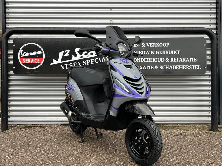 Piaggio Zip SP Nardo Brom 80cc 2017 9000 km SP vork / Carbon, Fietsen en Brommers, Scooters | Kymco, Zo goed als nieuw, Overige modellen