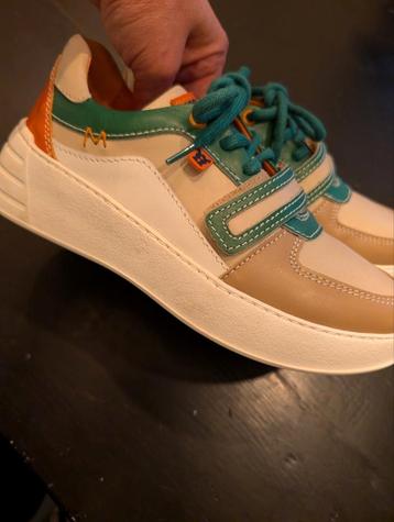 MAG sneakers  beschikbaar voor biedingen