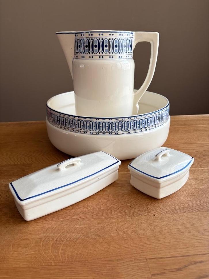 Kan, Waskom, kammenbakje en zeepbakje met deksel, Antiek en Kunst, Antiek | Keramiek en Aardewerk, Ophalen