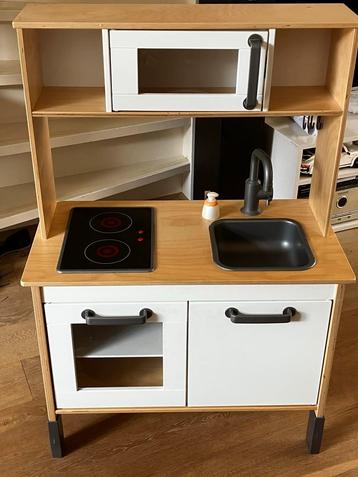 IKEA Speelkeuken - Zo Goed Als Nieuw met inventaris beschikbaar voor biedingen