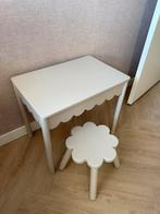 H&M home kinderbureau met golvende rand beige, Ophalen, Zo goed als nieuw, Tafel(s)