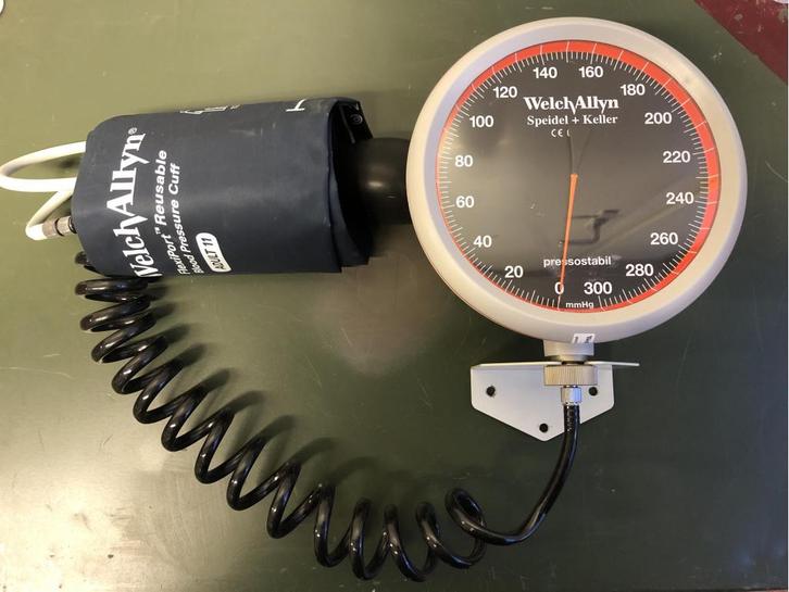 Bloeddrukmeter voor huisartspraktijk wand of bureau, Diversen, Braces, Gebruikt, Ophalen of Verzenden