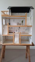 Poppenhuis- Petit Amélie (80cm), Ophalen, Gebruikt, Poppenhuis