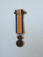 Mini medaille onderscheiding Oranje nassau brons 11mm, Ophalen of Verzenden, Brons