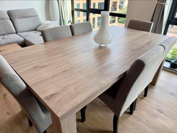 Dining Table with 6 Chairs – Excellent Condition beschikbaar voor biedingen
