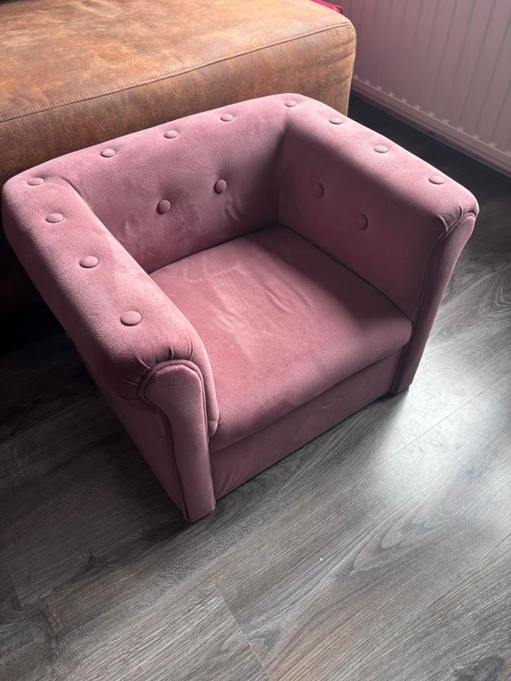 Leuk Klein Oud Roze Suede Kinder Stoel, Nette Staat., Huis en Inrichting, Banken | Sofa's en Chaises Longues, Zo goed als nieuw