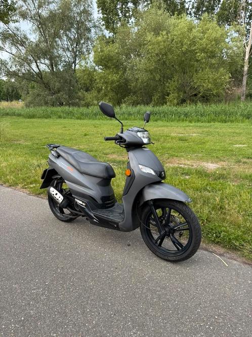 Peugeot Tweet rs50 2017, Fietsen en Brommers, Scooters | Peugeot, Zo goed als nieuw, Overige modellen, Ophalen