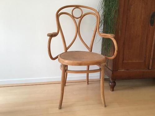 Thonet vintage stoel model ‘angel back’  armleuningen, Antiek en Kunst, Antiek | Meubels | Stoelen en Banken, Ophalen