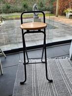 barkruk met houten zitting en leuning, Ophalen, Gebruikt, Met voetsteun, 60 tot 90 cm