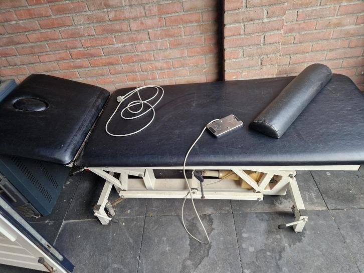 Elektrische massagetafel, Sport en Fitness, Massageproducten, Zo goed als nieuw, Massagetafel, Ophalen