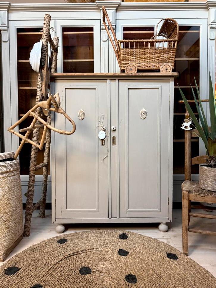 Biedermeier meidenkast linnenkast servieskast commode, Kinderen en Baby's, Kinderkamer | Commodes en Kasten, Zo goed als nieuw