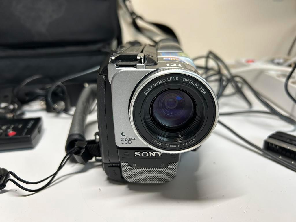 SONY DCR-TRV210E 中古　ヨーロッパ　PAL方式対応 SONY DCR-TRV210E 中古 ヨーロッパ PAL方式対応 SONY DCR