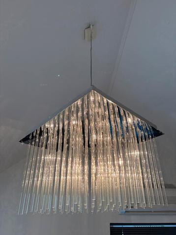 Plafond lamp beschikbaar voor biedingen
