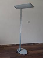 Heldere lamp op voetstuk, mat grijs, Huis en Inrichting, Lampen | Vloerlampen, Ophalen of Verzenden, Zo goed als nieuw, Minder dan 100 cm