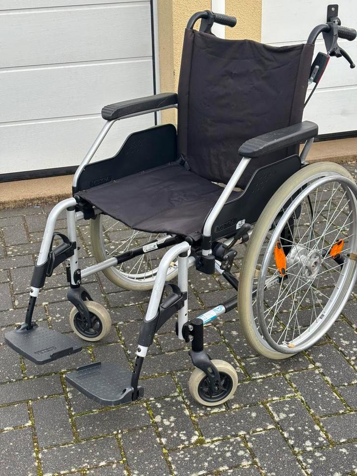 Rolstoel van Meyra , nu €100,00 !, Diversen, Rolstoelen, Zo goed als nieuw, Handbewogen rolstoel, Inklapbaar, Ophalen of Verzenden