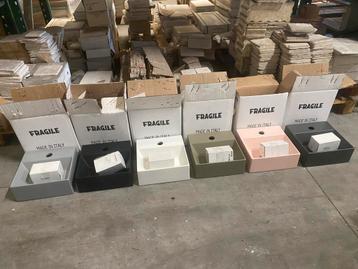 fonteintjes 30x30x11 cm diverse kleuren in mat porselein  beschikbaar voor biedingen