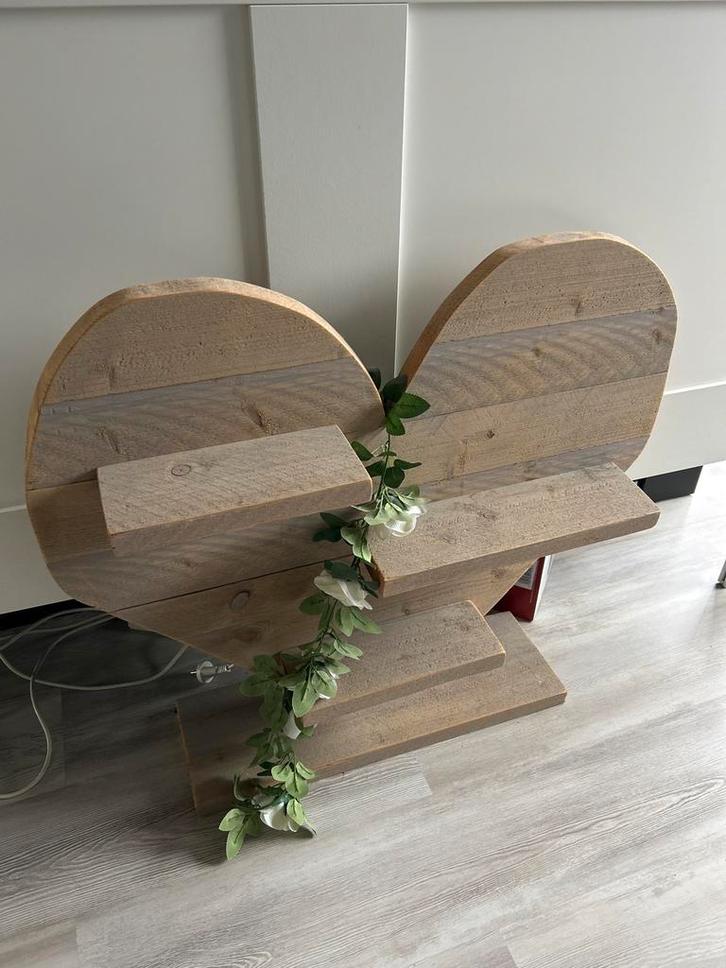 Houten display hart - bruiloft decoratie, Hobby en Vrije tijd, Feestartikelen, Gebruikt, Versiering, Ophalen