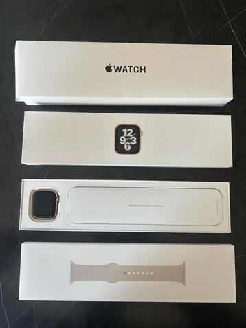 Apple Watch SE 40mm Rosé Goud beschikbaar voor biedingen