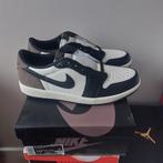 Nike Air Jordan 1 low Mocha 44.5, Ophalen of Verzenden, Nieuw