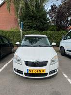 Skoda Fabia 1.6 16V 77KW AUT 2008 Wit, Auto's, 4 cilinders, Wit, Origineel Nederlands, 48 €/maand