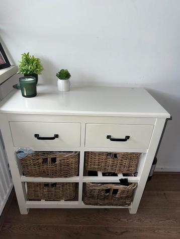 Set van 2 kasten beschikbaar voor biedingen