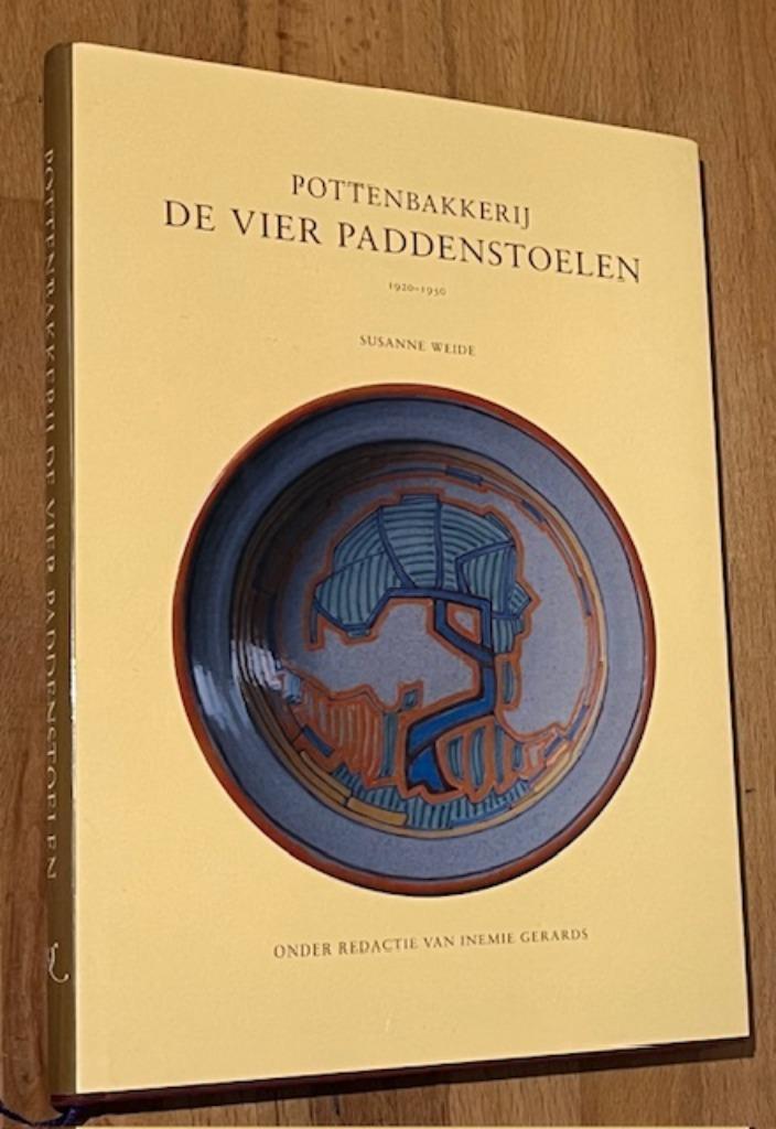 Susanne Weide. Pottenbakkerij "De Vier Paddstoelen" 2004, Boeken, Hobby en Vrije tijd, Zo goed als nieuw, Overige onderwerpen