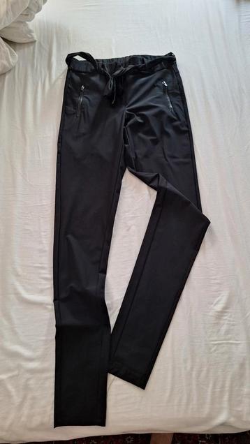 Travel stof broek zwart met zakken en strikcentuur maat M beschikbaar voor biedingen