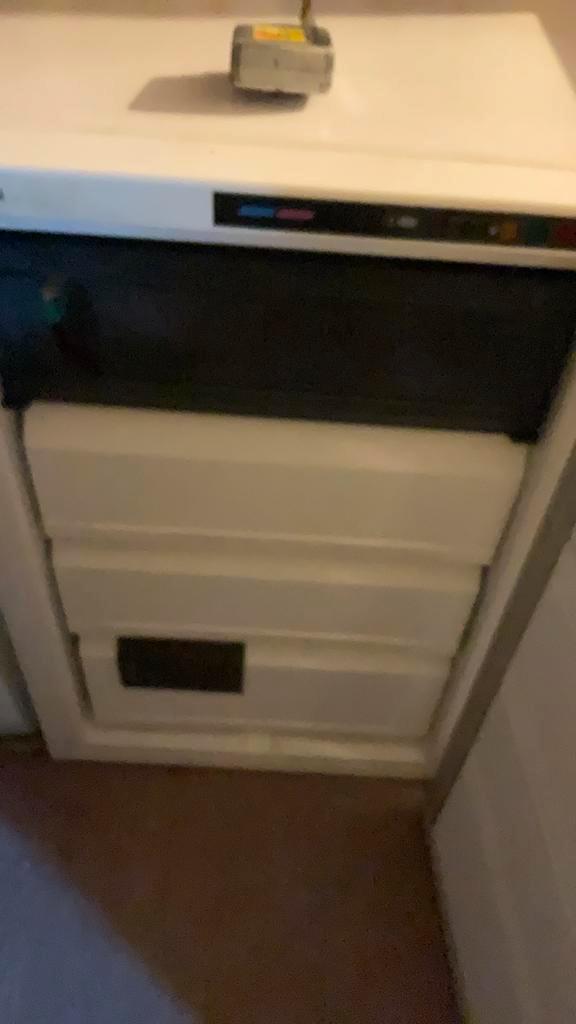 Whirlpool Vrieskast - Vrijstaand, Witgoed en Apparatuur, Vriezers en Diepvrieskisten, Gebruikt, Vrijstaand, Vrieskast, 85 tot 120 cm