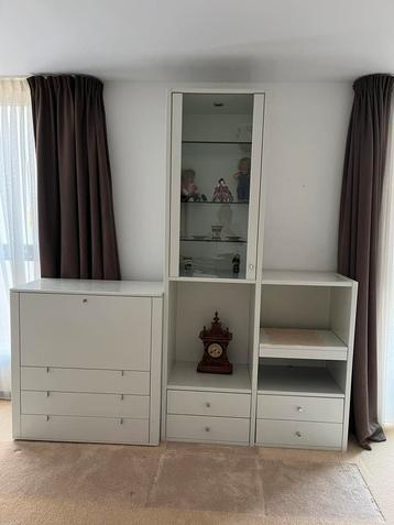 Witte  vitrine kastenwand Interlübke of Hulstra beschikbaar voor biedingen