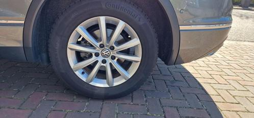 VW Tiguan /Allspace 17 inch Merano velgen + winterbanden, Auto-onderdelen, Banden en Velgen, Velg(en), Winterbanden, 17 inch, 215 mm