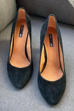 Zwarte suede pumps maat 38, Ophalen, Zwart, Zo goed als nieuw, Pumps