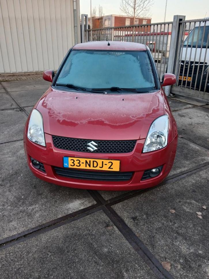 Suzuki Swift 1.3 5D 2010 Rood, Auto's, Suzuki, Particulier, Swift, Benzine, C, Hatchback, Handgeschakeld, Origineel Nederlands