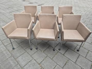 Artifort design eetkamerstoelen Model Paco leer op wielen  beschikbaar voor biedingen