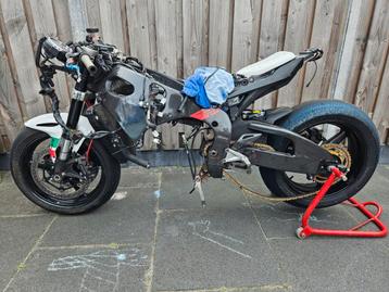 Honda cbr 1000 rr fireblade racer 2009 beschikbaar voor biedingen