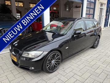 BMW 3 Serie Touring 318i Business Line Style NL AUTO/NAVI/CL beschikbaar voor biedingen