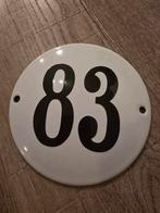 Prachtig rond Zwaar & Bol antiek huisnummerbord nr 83 €29, Antiek en Kunst, Antiek | Emaille, Ophalen of Verzenden