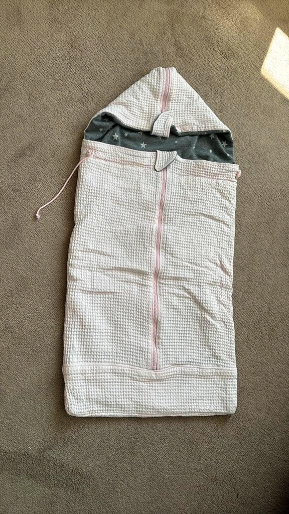 Voetenzak Roze Wafelstof - Maxi-Cosi/Kinderwagen deken, Kinderen en Baby's, Babydragers en Draagdoeken, Zo goed als nieuw, Overige typen