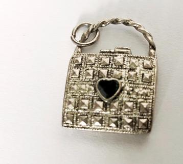 vintage mooie Koffer Tas sleutel ketting hanger beschikbaar voor biedingen