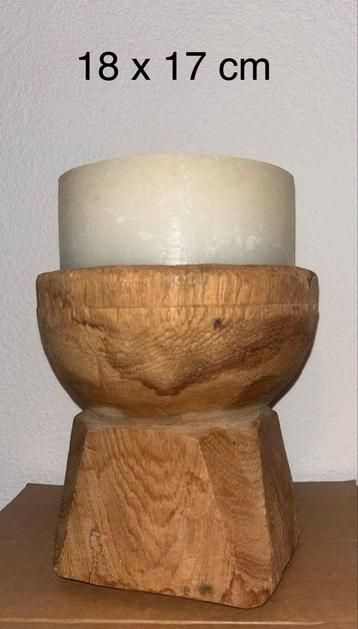 Houten Kandelaar beschikbaar voor biedingen