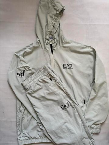EA7 Emporio Armani trainingspak maat XL. Origineel beschikbaar voor biedingen
