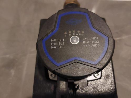 Te koop: 1 circulatiepompen & robot pompschakelaar, Doe-het-zelf en Verbouw, Verwarming en Radiatoren, Gebruikt, Overige typen